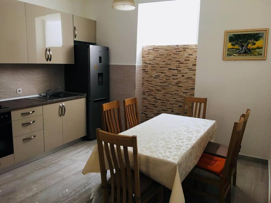 Apartment Kate, 3 - Bedroom ドゥブロブニク エクステリア 写真
